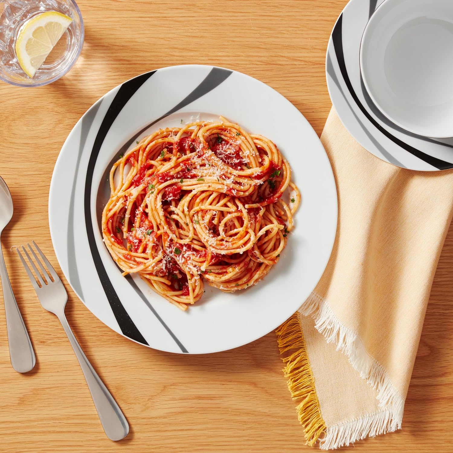Amazon Basics 18-Piece Complete Kitchen Dinnerware Set, Microwave and Dishwasher Safe, Plates, Dishes, Bowls, Swirl, Heat Resistant, Service for 6, Everyday Use - Image 7