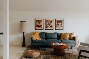 How to Mix Modern and Traditional Home Decor